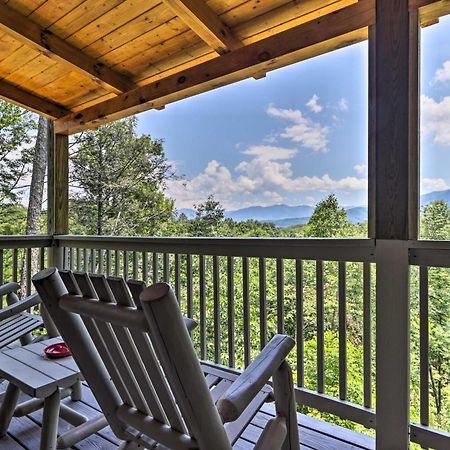 Gatlinburg Cabin With Pool Table And Hot Tub! Екстер'єр фото
