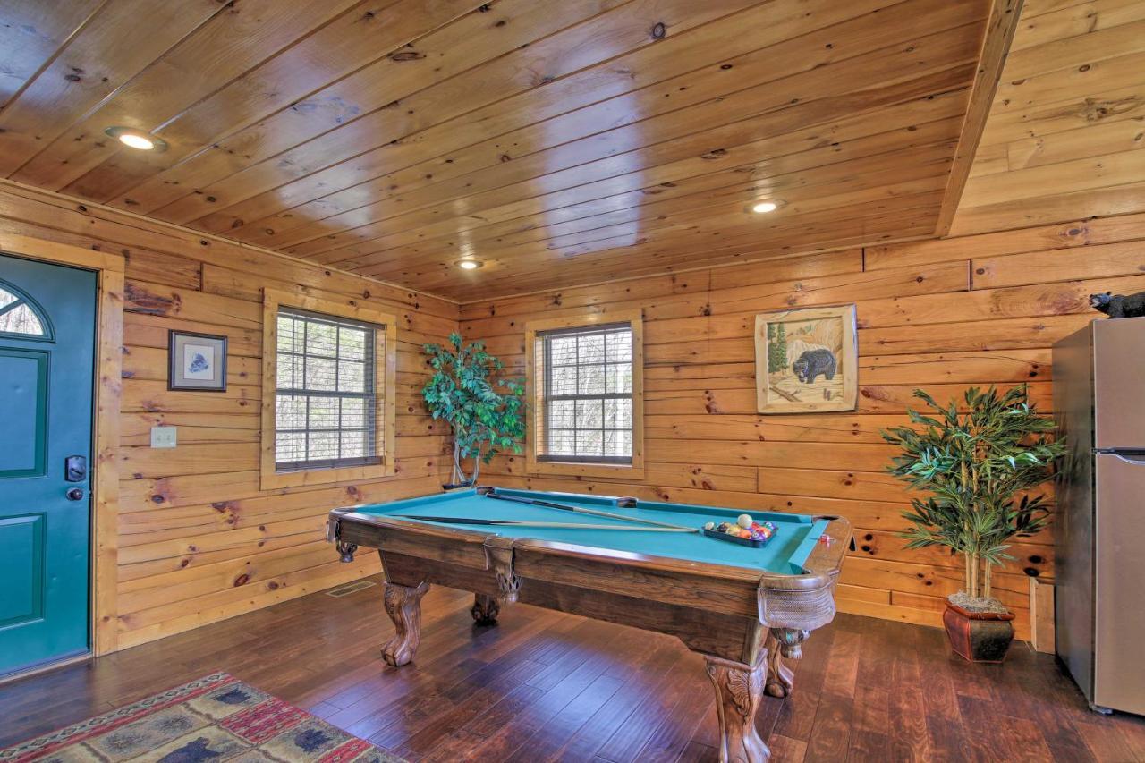 Gatlinburg Cabin With Pool Table And Hot Tub! Екстер'єр фото