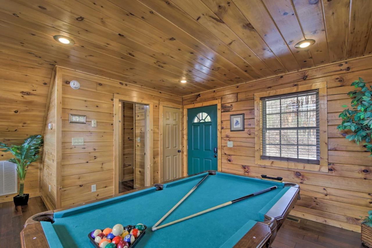 Gatlinburg Cabin With Pool Table And Hot Tub! Екстер'єр фото