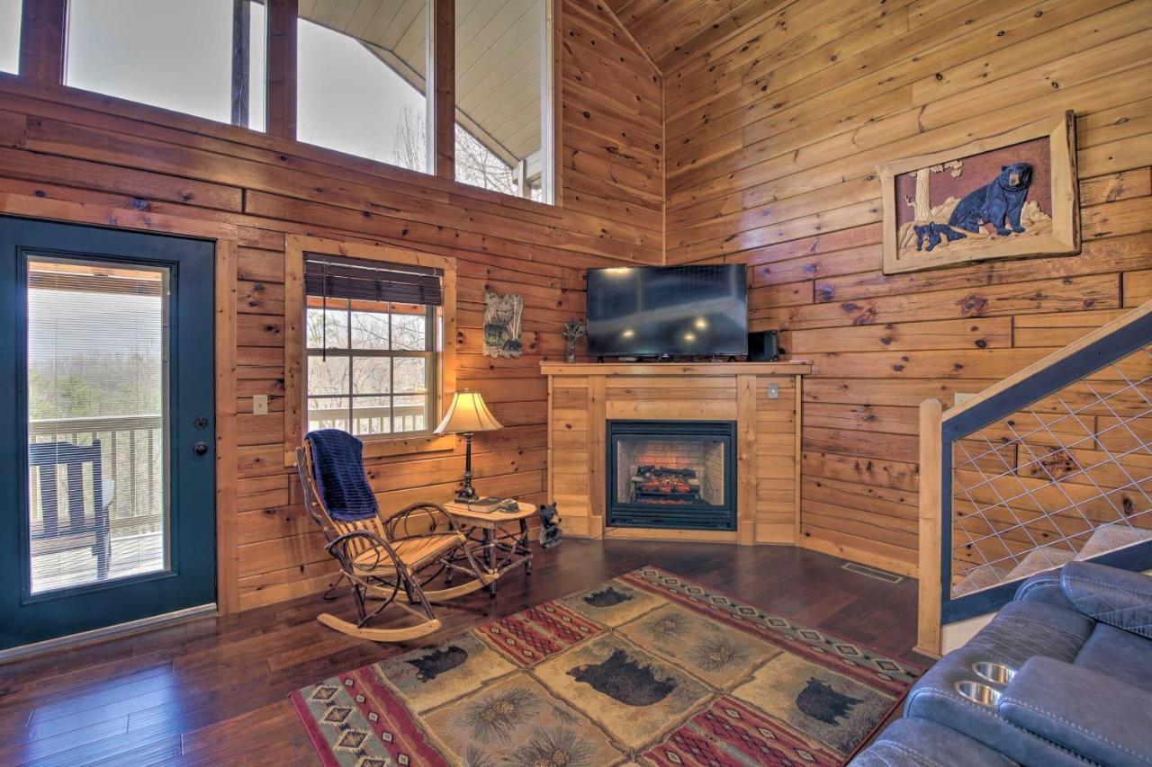 Gatlinburg Cabin With Pool Table And Hot Tub! Екстер'єр фото