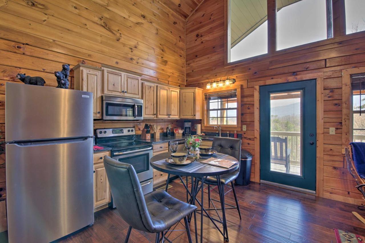 Gatlinburg Cabin With Pool Table And Hot Tub! Екстер'єр фото