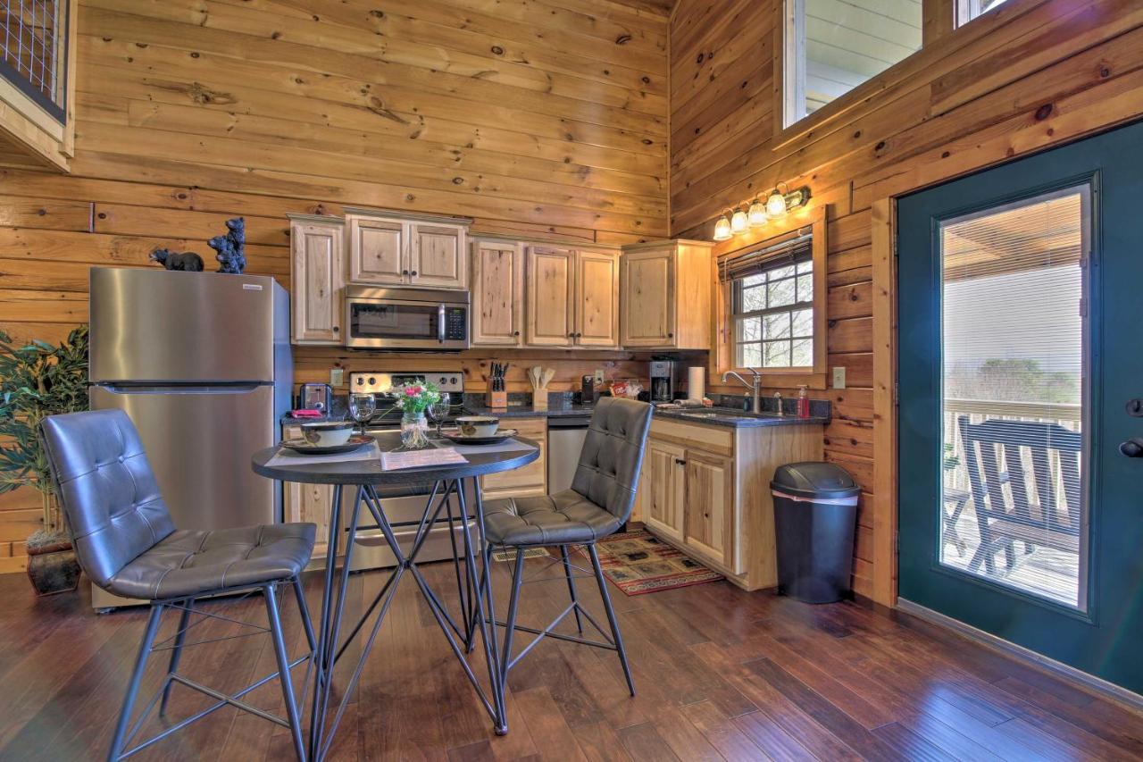 Gatlinburg Cabin With Pool Table And Hot Tub! Екстер'єр фото